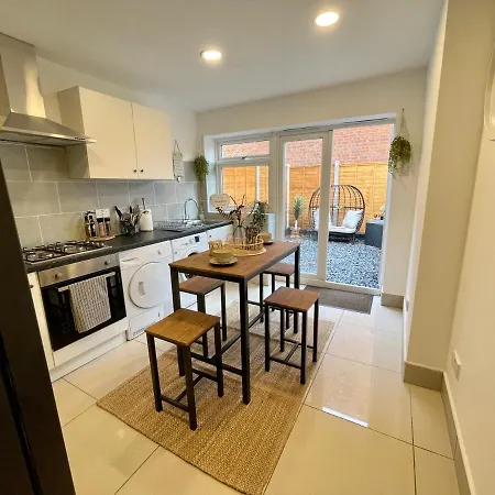 Urban 3 Bedroom In Kings Heath-great Location * Birmingham