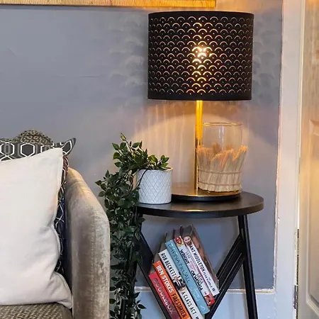 Urban 3 Bedroom In Kings Heath-great Location Holiday home Birmingham