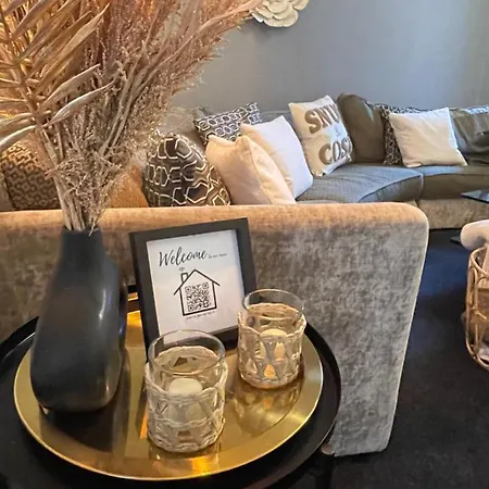 Holiday home Urban 3 Bedroom In Kings Heath-great Location *