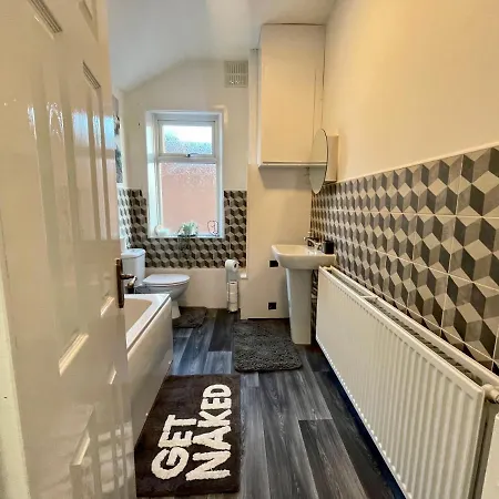Urban 3 Bedroom In Kings Heath-great Location Holiday home Birmingham